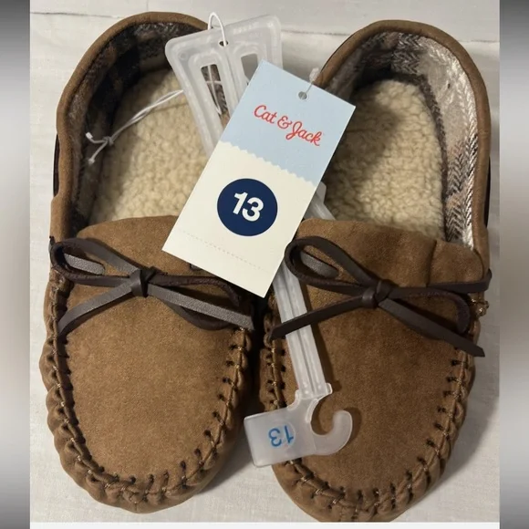 NWT Cat and Jack slippers youth size 13 - Picture 1 of 10